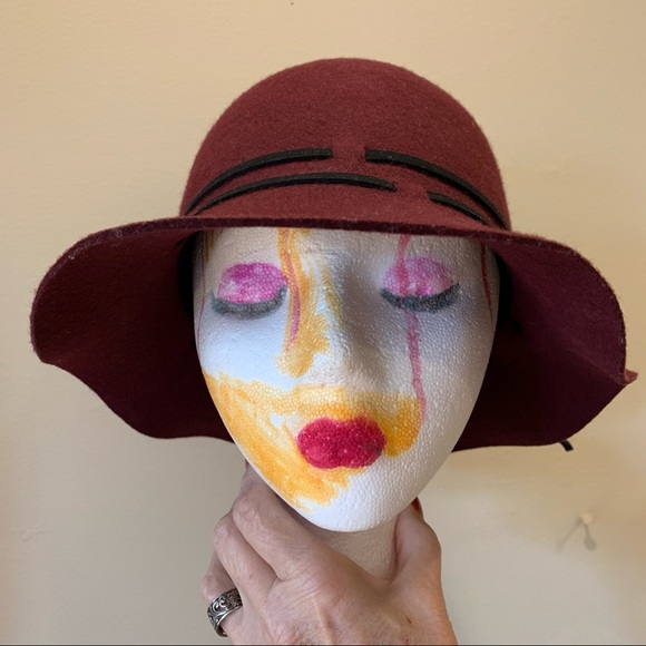 Sunday Afternoons‎ Maroon Wool Felt Cloche Hat - Picture 12 of 13
